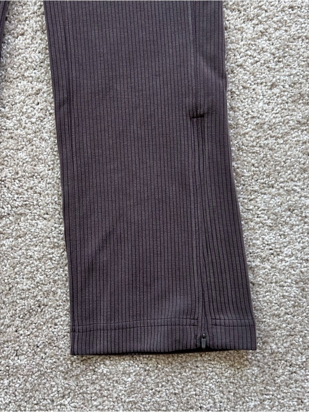 New Lululemon Ribbed Softstreme Zip-Leg HR Crop 25" Espresso Size 4 NWT - Picture 7 of 12